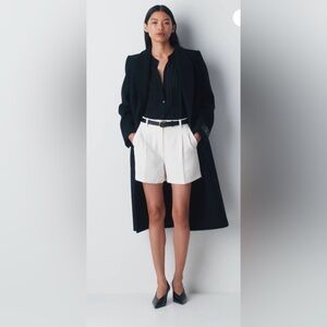 Aritzia Effortless Short Birch Sz 6 NWT